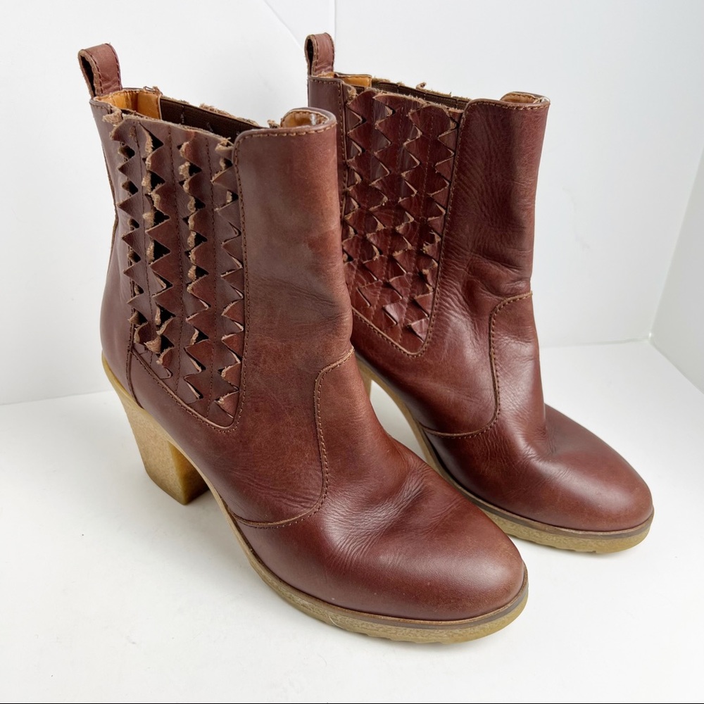 Jasper and Jeera triangle trails brown leather boot